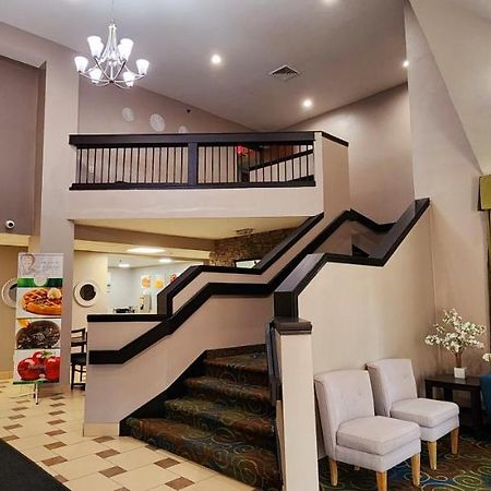 Quality Inn Brunswick Cleveland South Buitenkant foto
