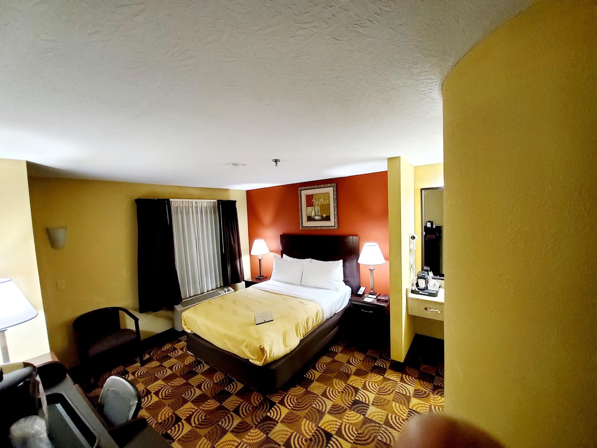 Quality Inn Brunswick Cleveland South Buitenkant foto