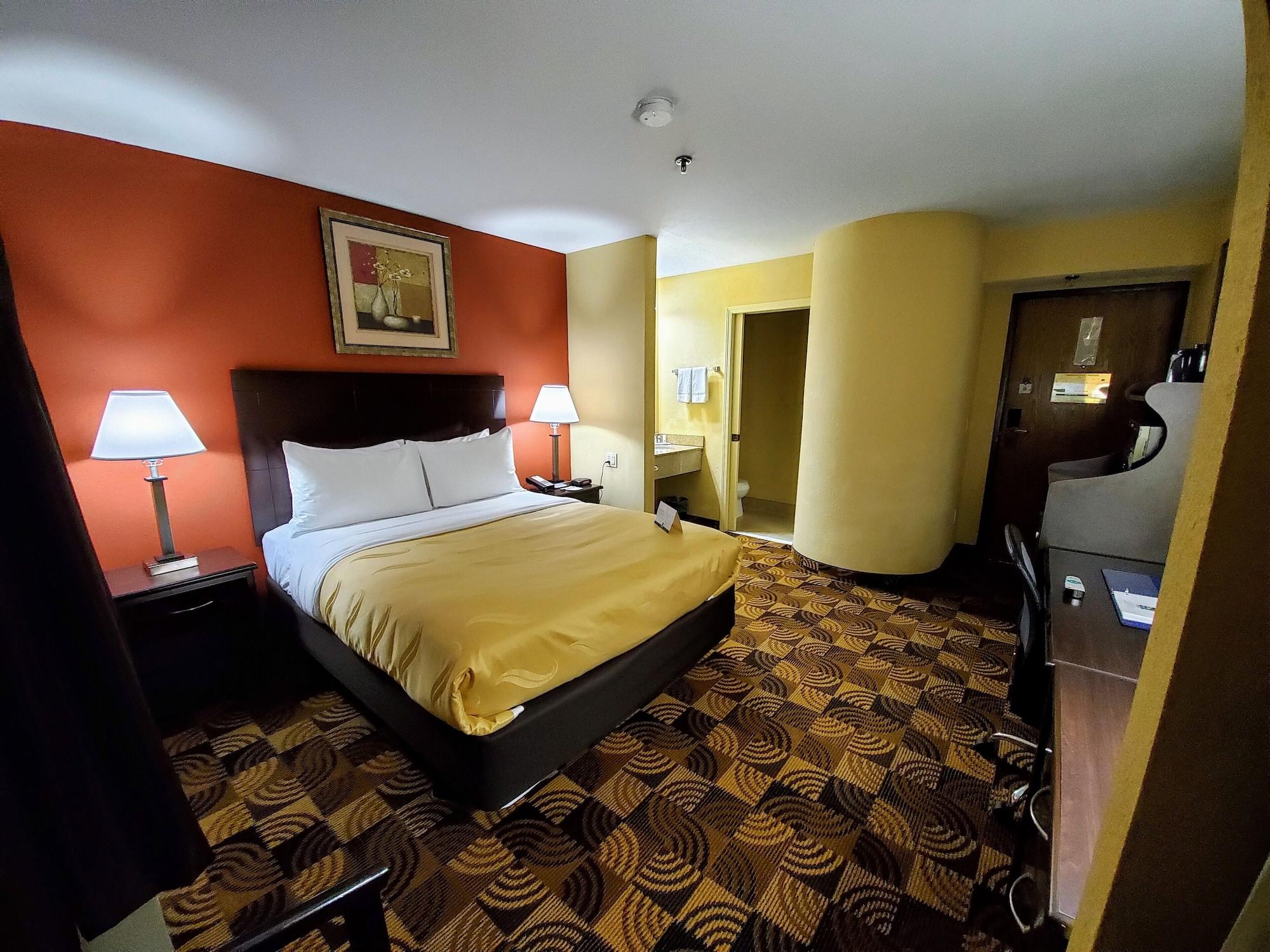 Quality Inn Brunswick Cleveland South Buitenkant foto