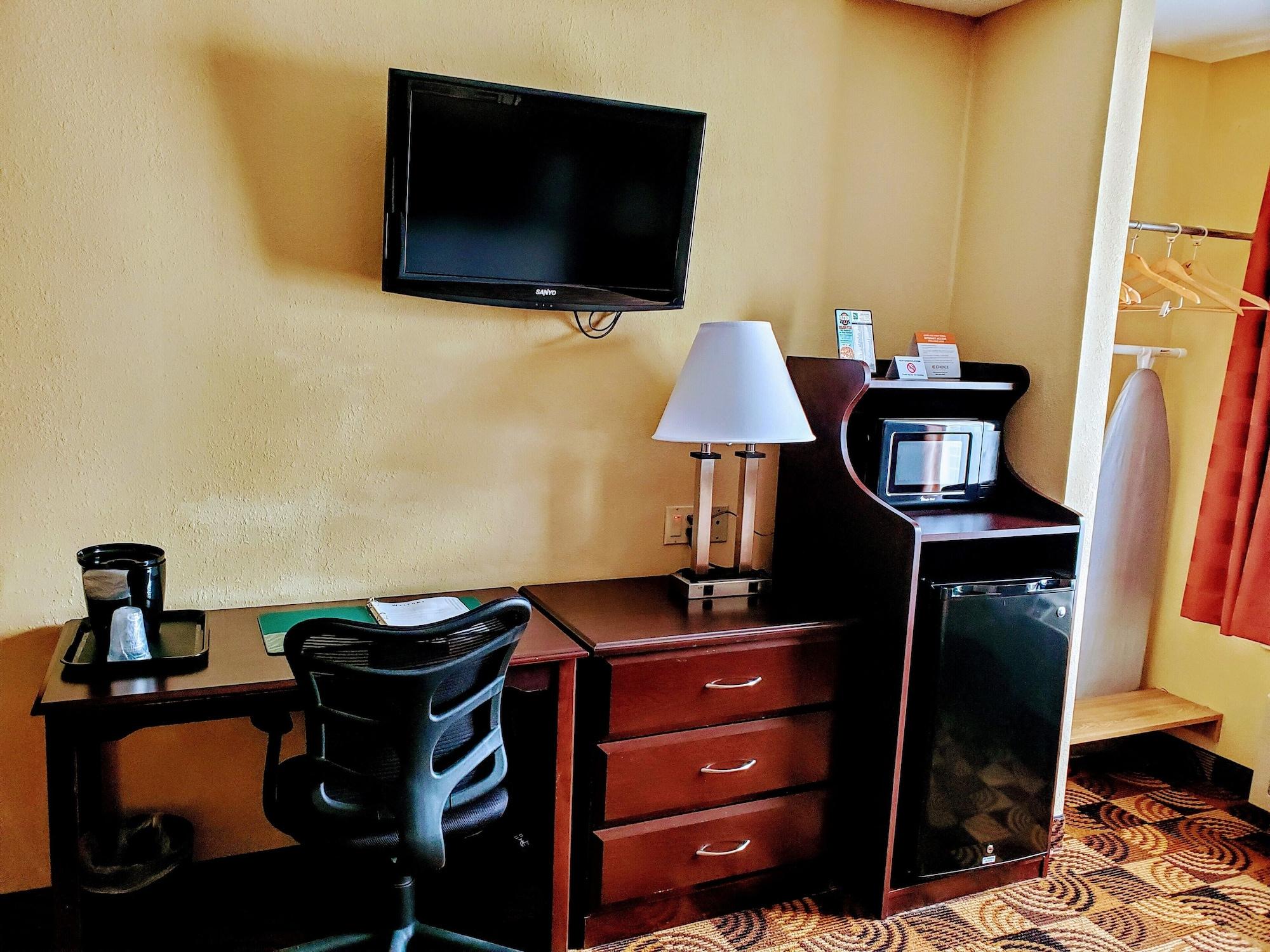 Quality Inn Brunswick Cleveland South Buitenkant foto