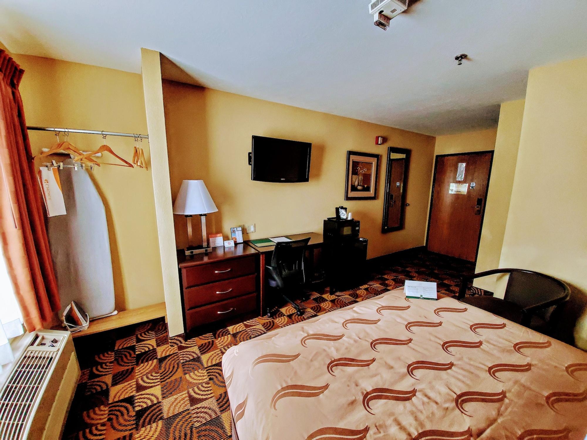 Quality Inn Brunswick Cleveland South Buitenkant foto