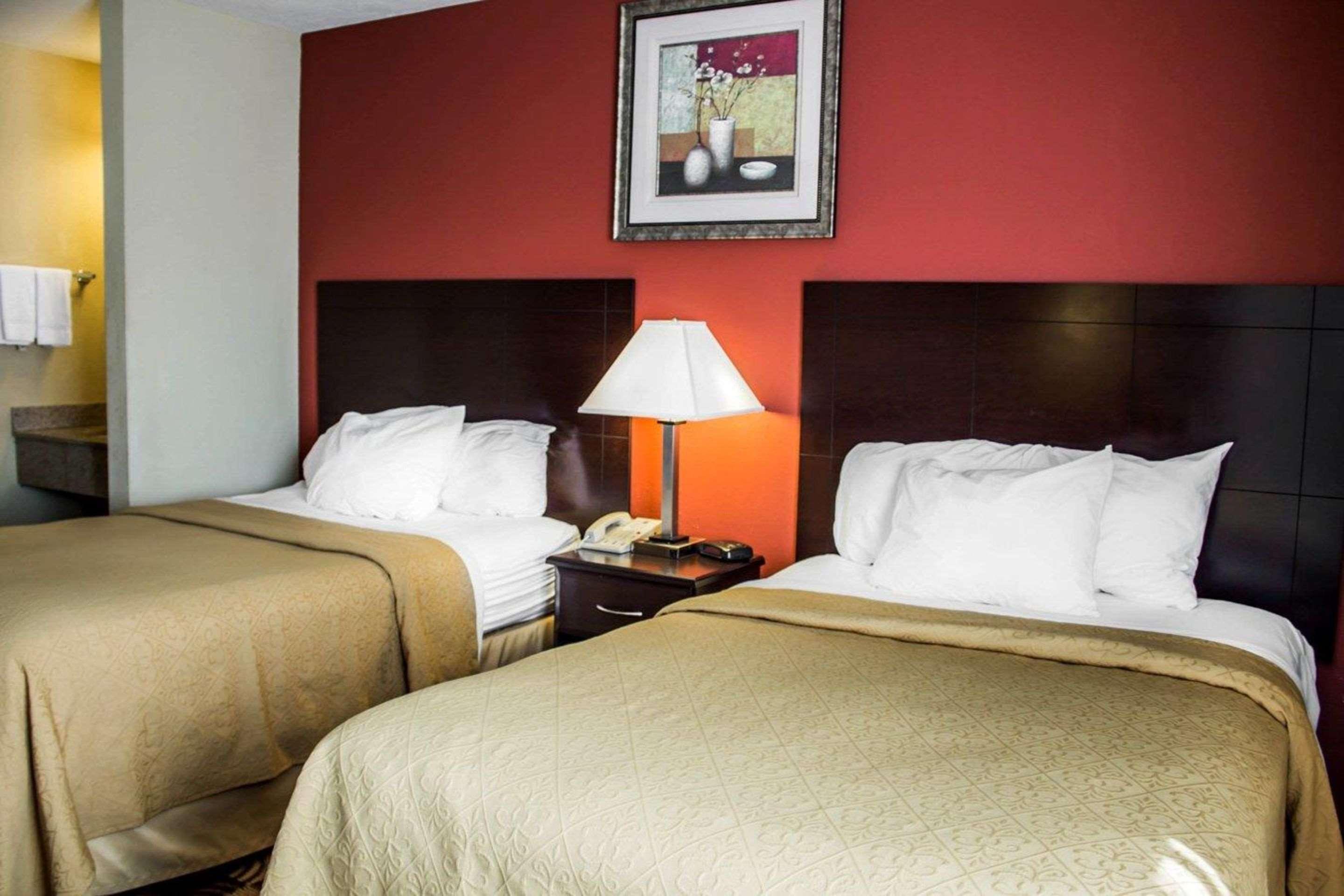 Quality Inn Brunswick Cleveland South Buitenkant foto