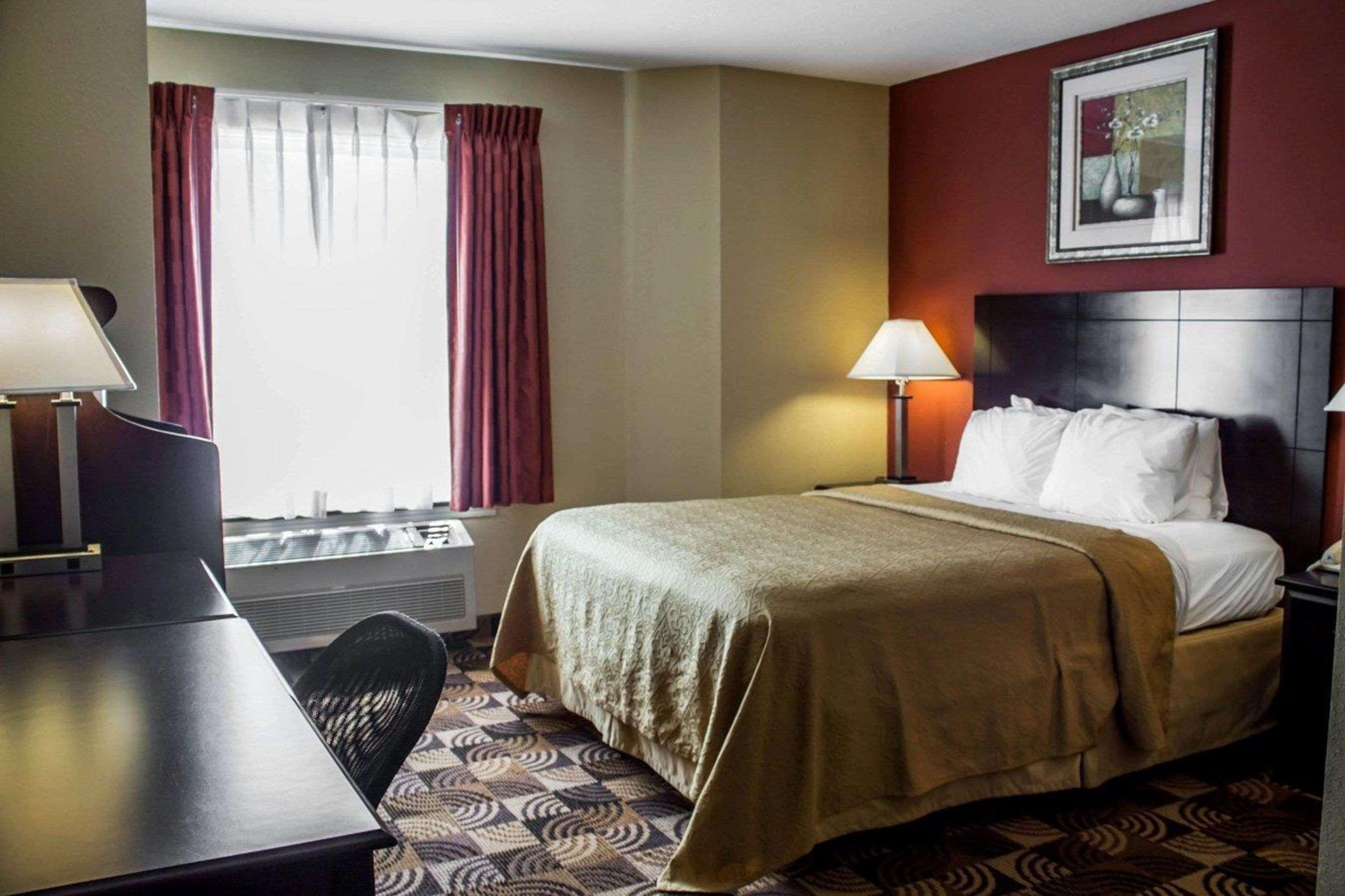 Quality Inn Brunswick Cleveland South Buitenkant foto