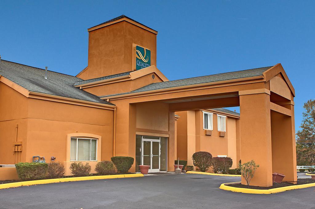 Quality Inn Brunswick Cleveland South Buitenkant foto