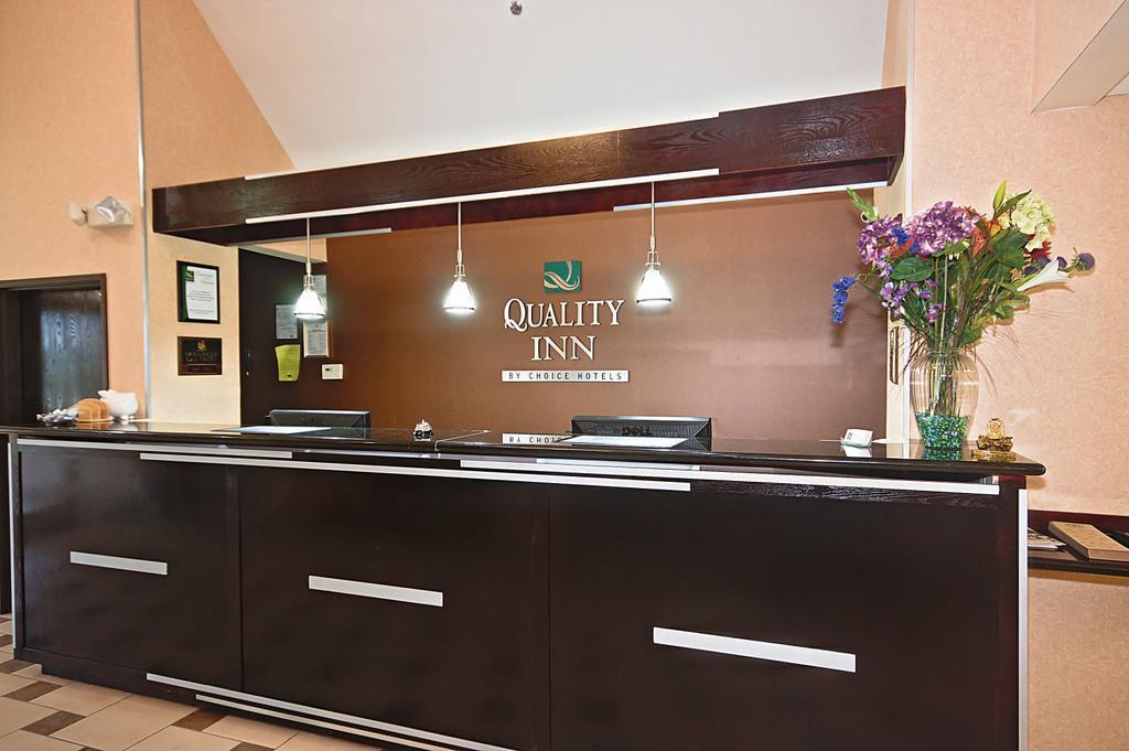 Quality Inn Brunswick Cleveland South Buitenkant foto