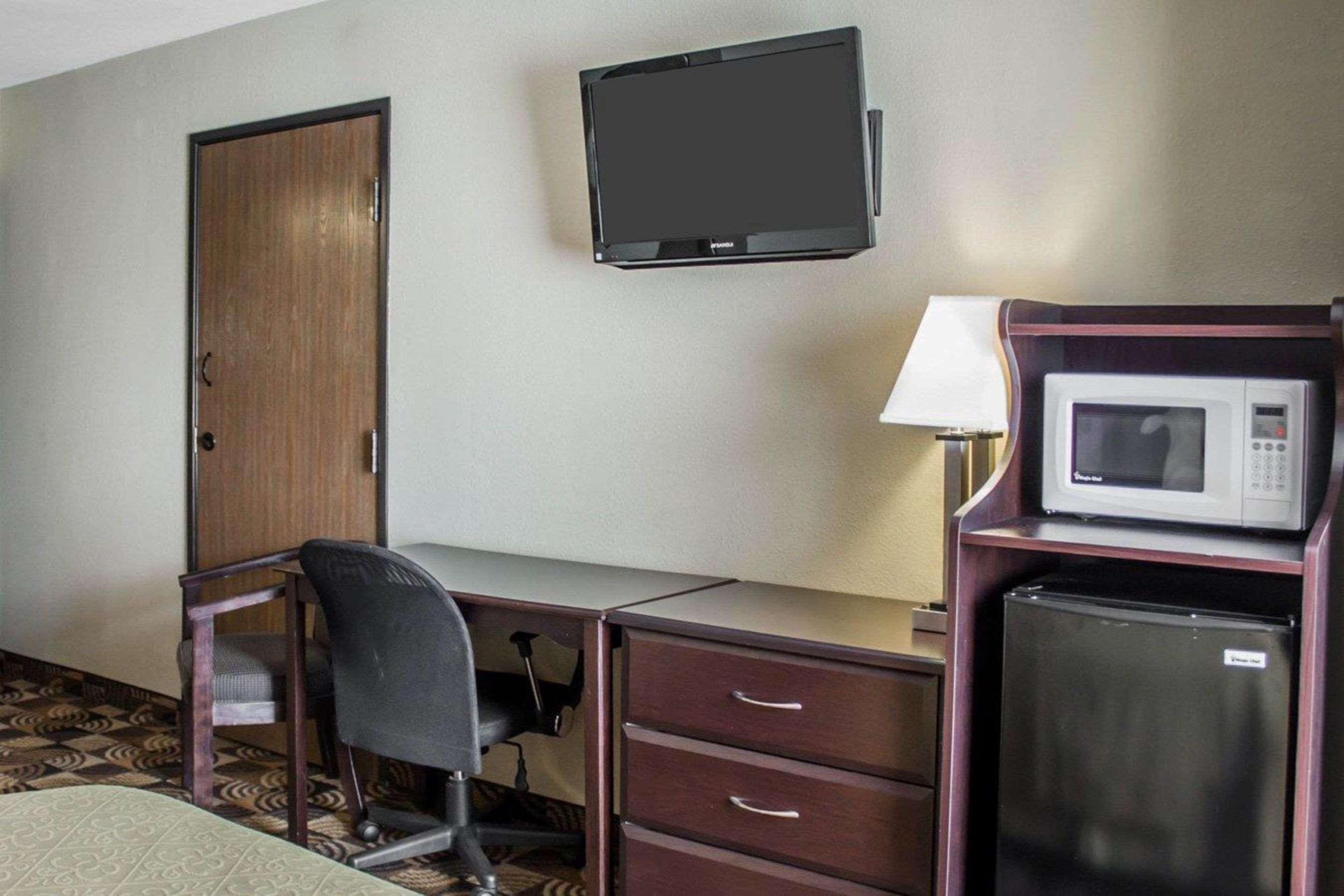 Quality Inn Brunswick Cleveland South Buitenkant foto
