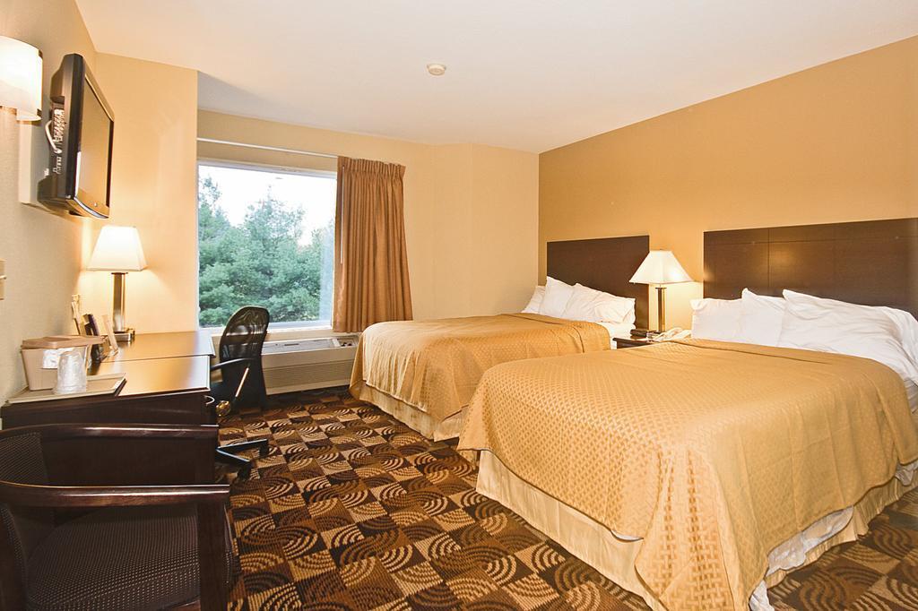 Quality Inn Brunswick Cleveland South Buitenkant foto