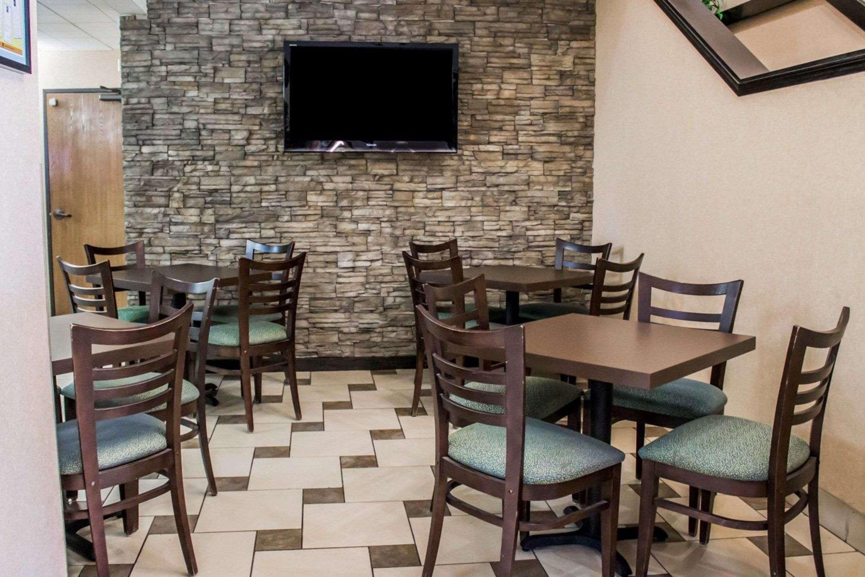 Quality Inn Brunswick Cleveland South Buitenkant foto