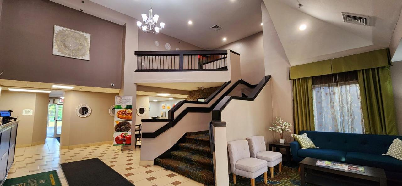 Quality Inn Brunswick Cleveland South Buitenkant foto