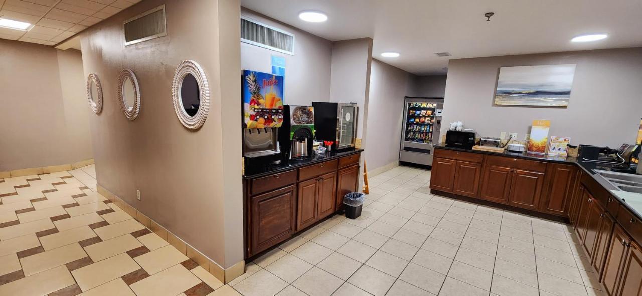 Quality Inn Brunswick Cleveland South Buitenkant foto