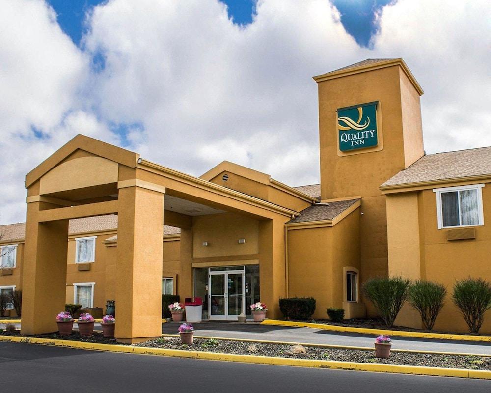 Quality Inn Brunswick Cleveland South Buitenkant foto