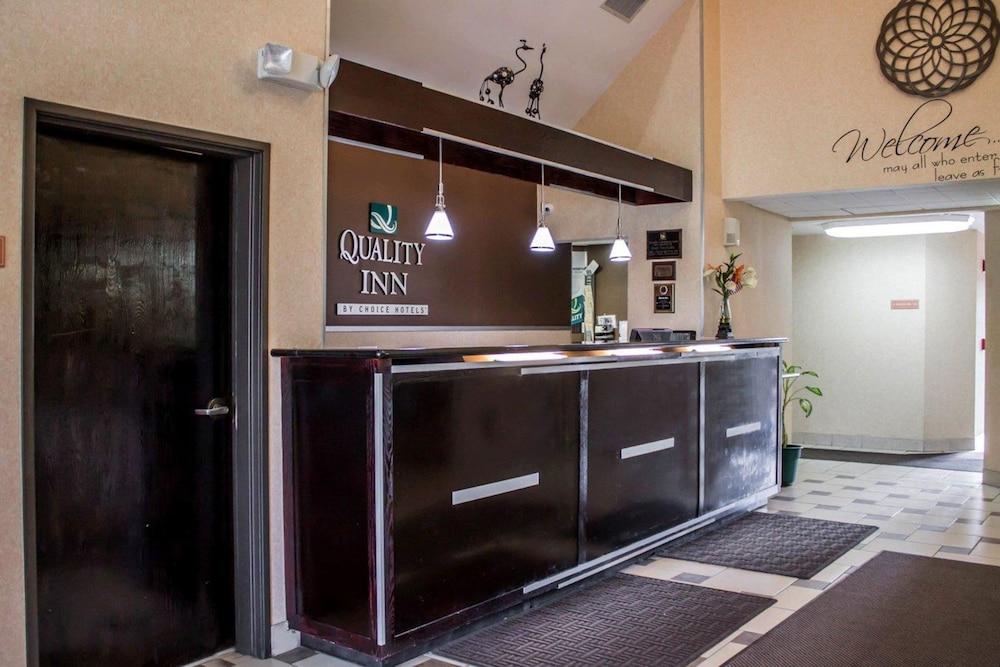 Quality Inn Brunswick Cleveland South Buitenkant foto