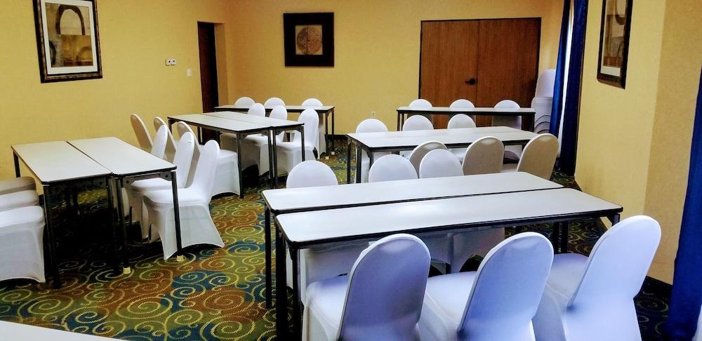 Quality Inn Brunswick Cleveland South Buitenkant foto