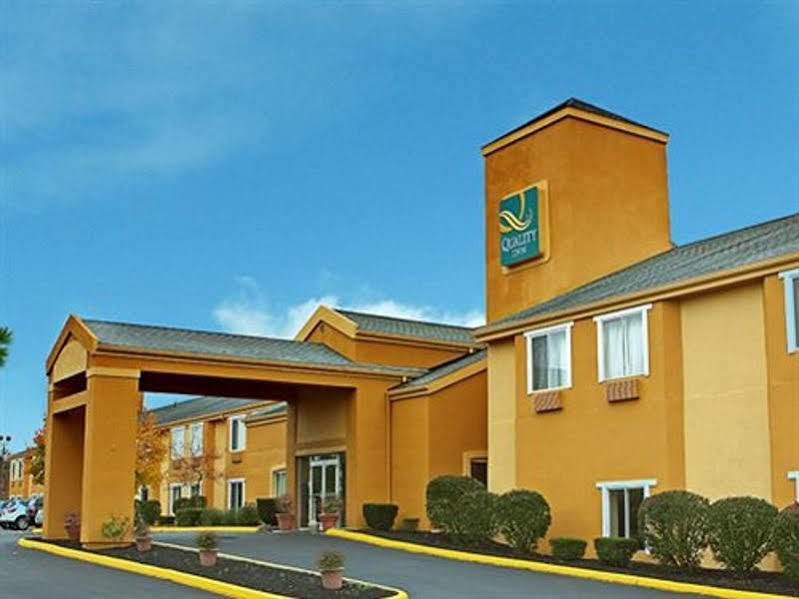 Quality Inn Brunswick Cleveland South Buitenkant foto